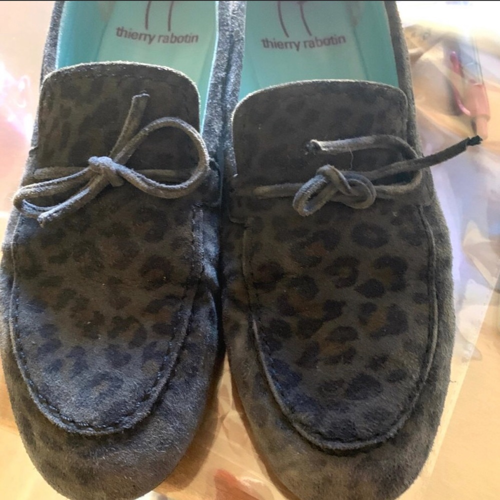 Thierry Rabotin leopard loafers. Suede leather Dark olive.